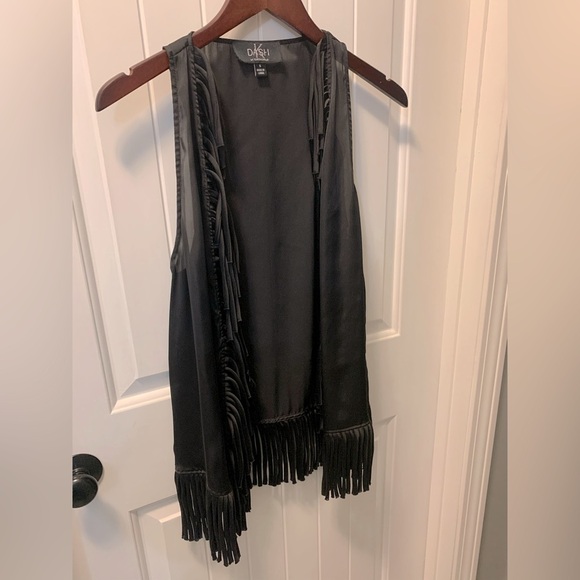 5/$25 Item K Dash By Kardashian Black Fringe Vest - Picture 4 of 5